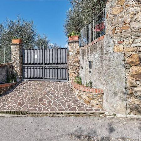 35 Min Da Firenze - Spazioso Appartamento Con Vasca Villa  Luaran gambar