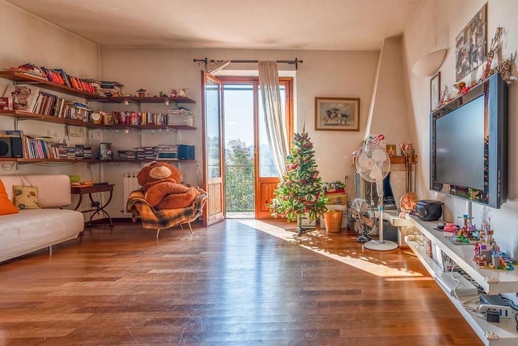 35 Min Da Firenze - Spazioso Appartamento Con Vasca Villa  Luaran gambar