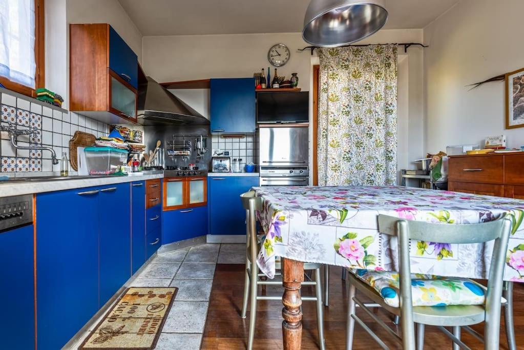 35 Min Da Firenze - Spazioso Appartamento Con Vasca Villa  Luaran gambar