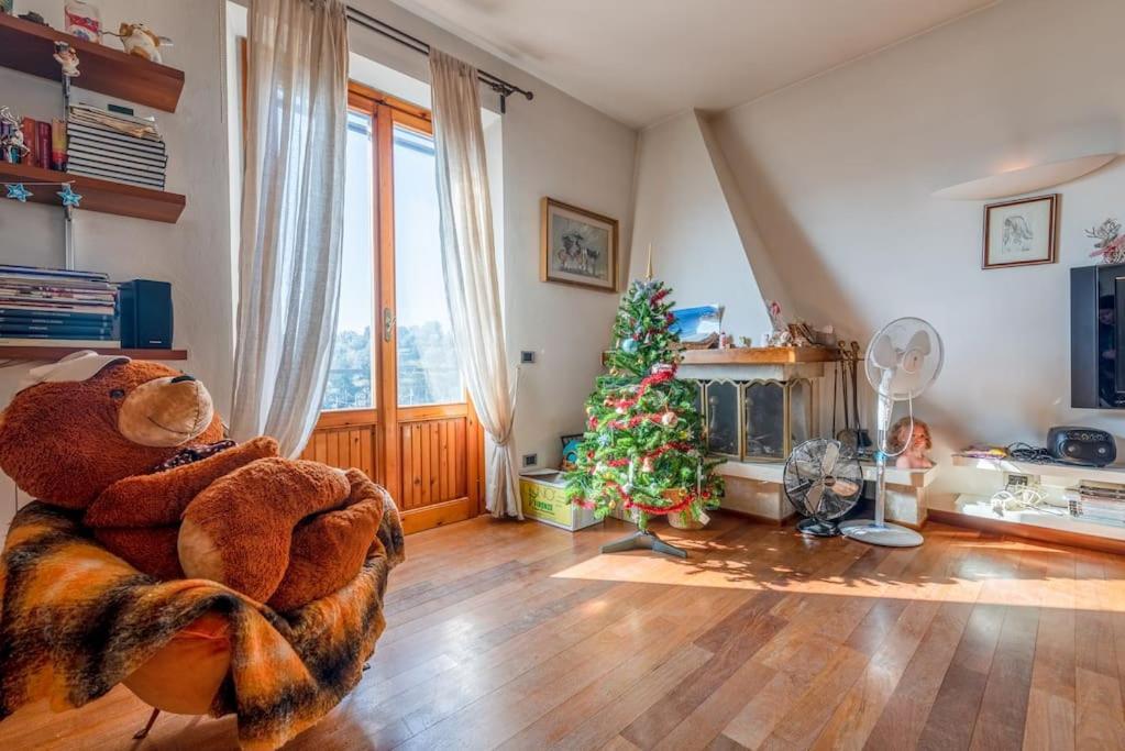 35 Min Da Firenze - Spazioso Appartamento Con Vasca Villa  Luaran gambar